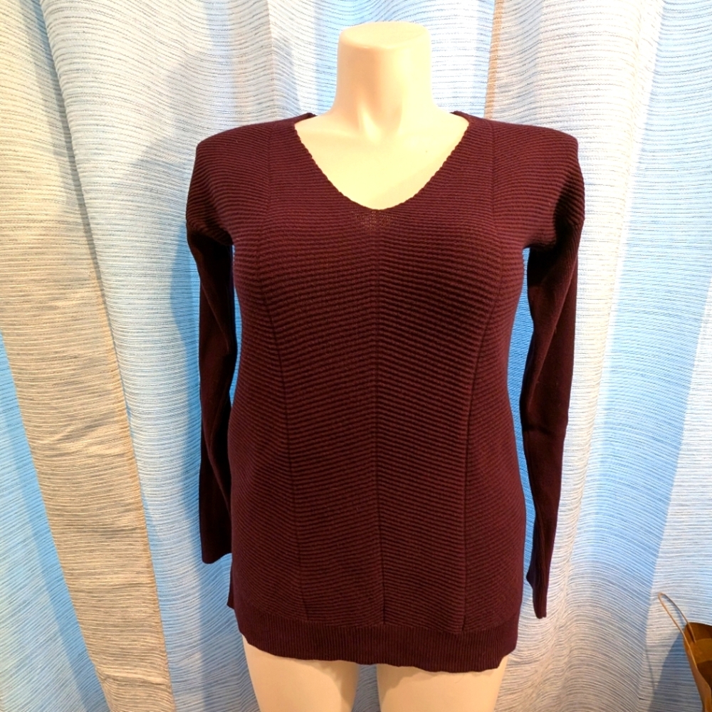 Calvin Klein Sweater - Size L